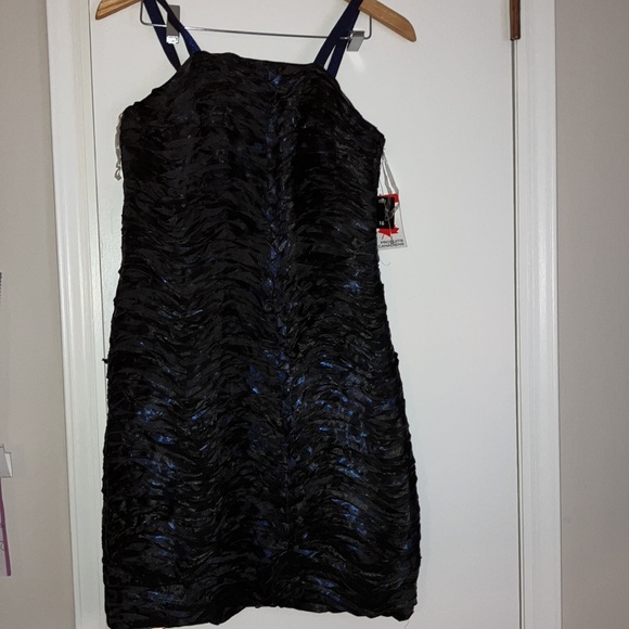 Unique Metallic shimmer Black and cobalt blue mini party dress - Picture 4 of 9
